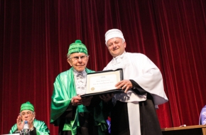 Ir. Justo recebe o título de Doutor Honoris Causa