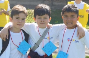 Crianças Missioneiras Lassalistas em evento no Chile